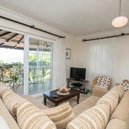 Villa Aura *