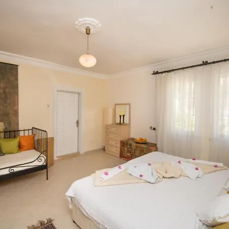Aura Villa *